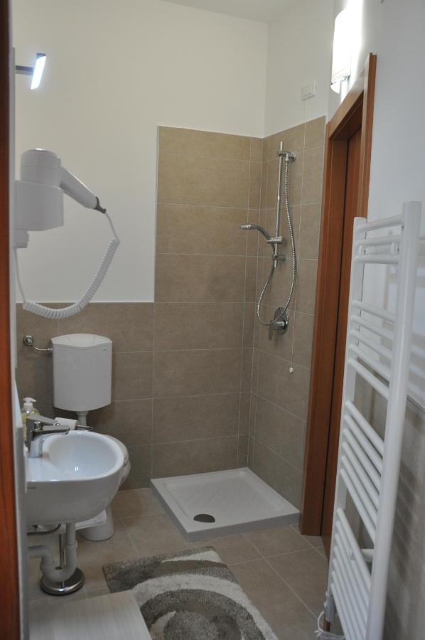 Citywalls Guest House 베르가모 외부 사진