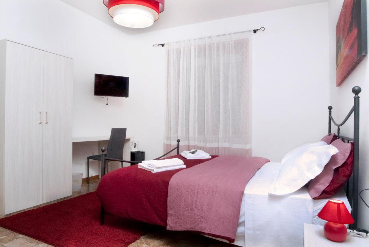 Citywalls Guest House 베르가모 외부 사진