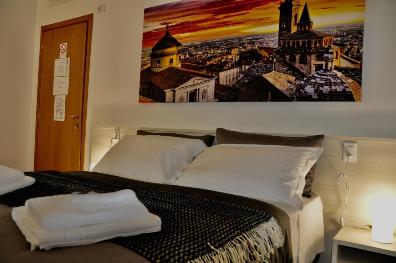 Citywalls Guest House 베르가모 외부 사진